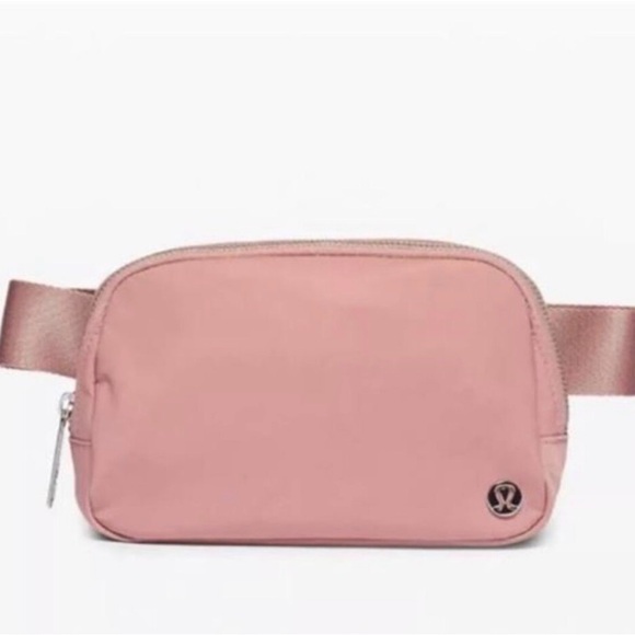 NWT LULULEMON Everywhere Belt Bag Pink Pastel NEW - Picture 3 of 3